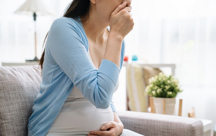 Khi mang thai hệ miễn dịch của mẹ bầu suy giảm dễ bị virus tấn công gây viêm họng
